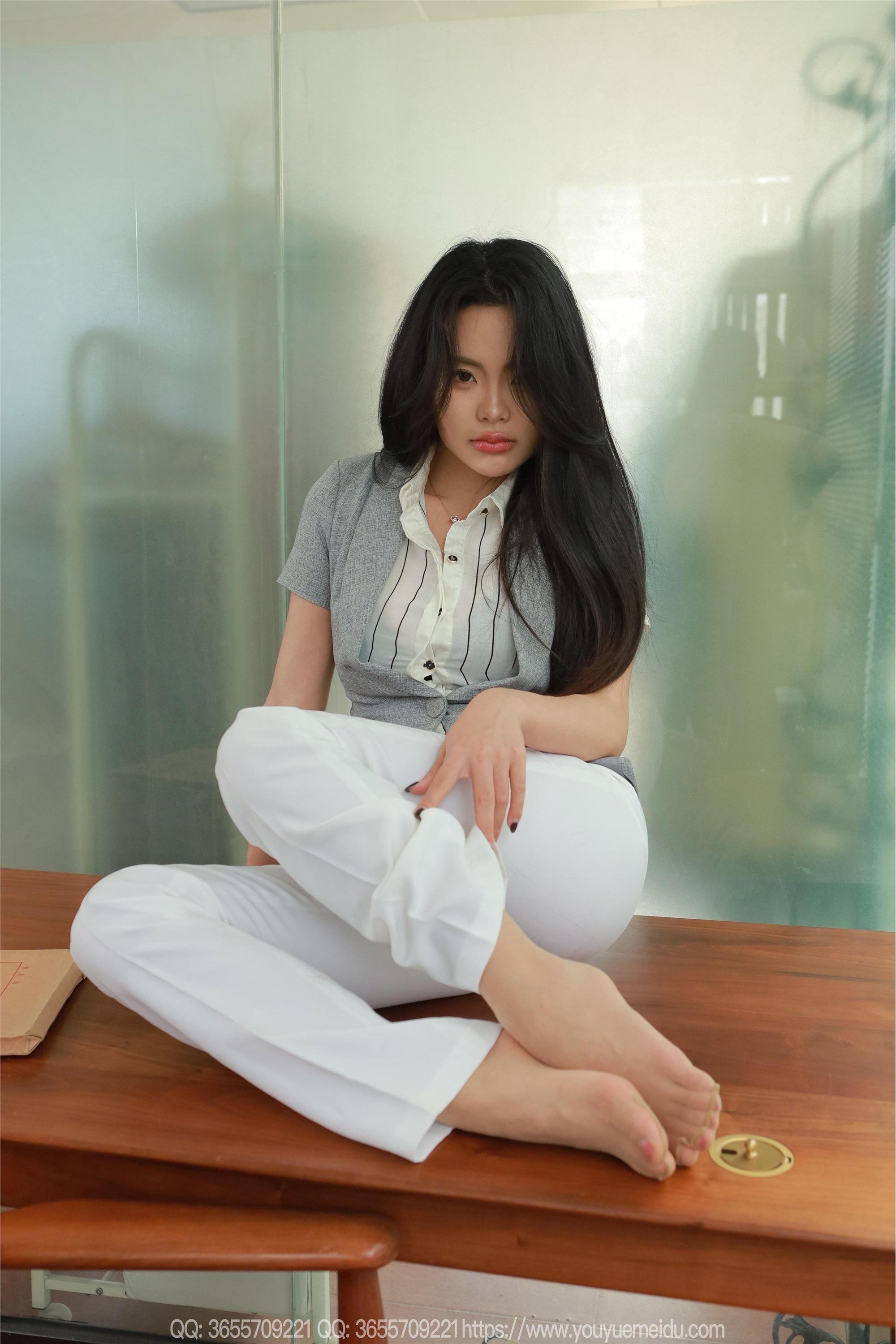 IESS异思趣向  2025.04.23 丝享家 2035 兔兔《白色裤里丝》